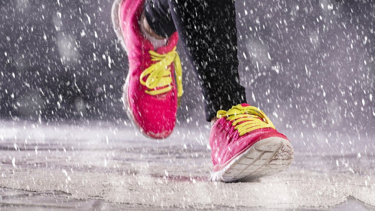 Is it safe to exercise when it's freezing cold outside? - CBS News