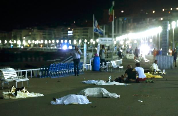 Truck plows into crowd in Nice, France 