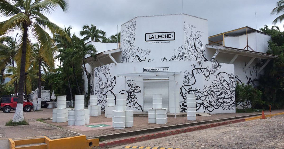 Mexico gunmen storm Puerto Vallarta upscale restaurant in mass