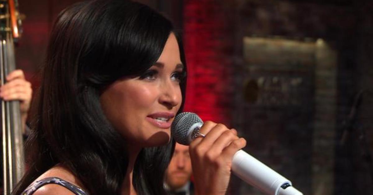 Saturday Sessions: Kacey Musgraves performs "I Want A Hippopotamus For Christmas"