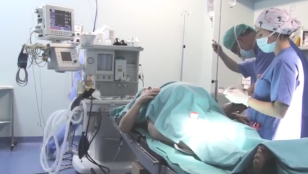 Healthy Twins Born by a 64-Year-Old Woman Healthy Twins Born by a 64-Year-Old Woman
