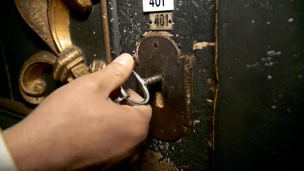 doane-vatican-keys-split2.jpg