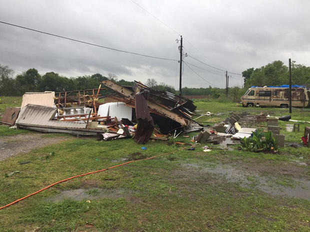 Emory, Texas - Tornadoes, severe storms strike Texas, Central U.S. - Pictures - CBS News