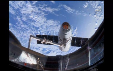 Watch: SpaceX Dragon docks with space hire
