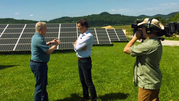 al-gore-lee-cowan-solar-energy-620.jpg