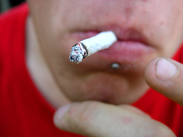 Nicotine Free Fake Cigarettes May Help Smokers Quit Cbs News