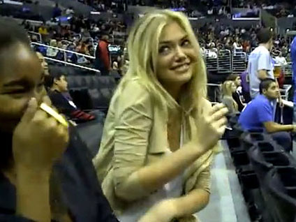 Kate Upton Models Some Dance Moves Video Cbs News