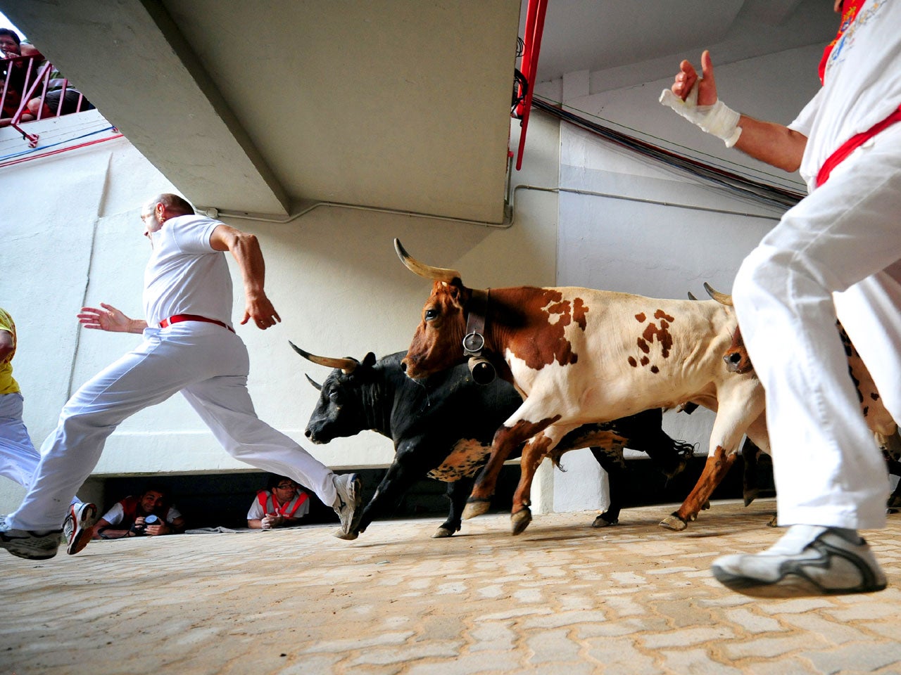 In Spain, running with the bulls takes strategy CBS News