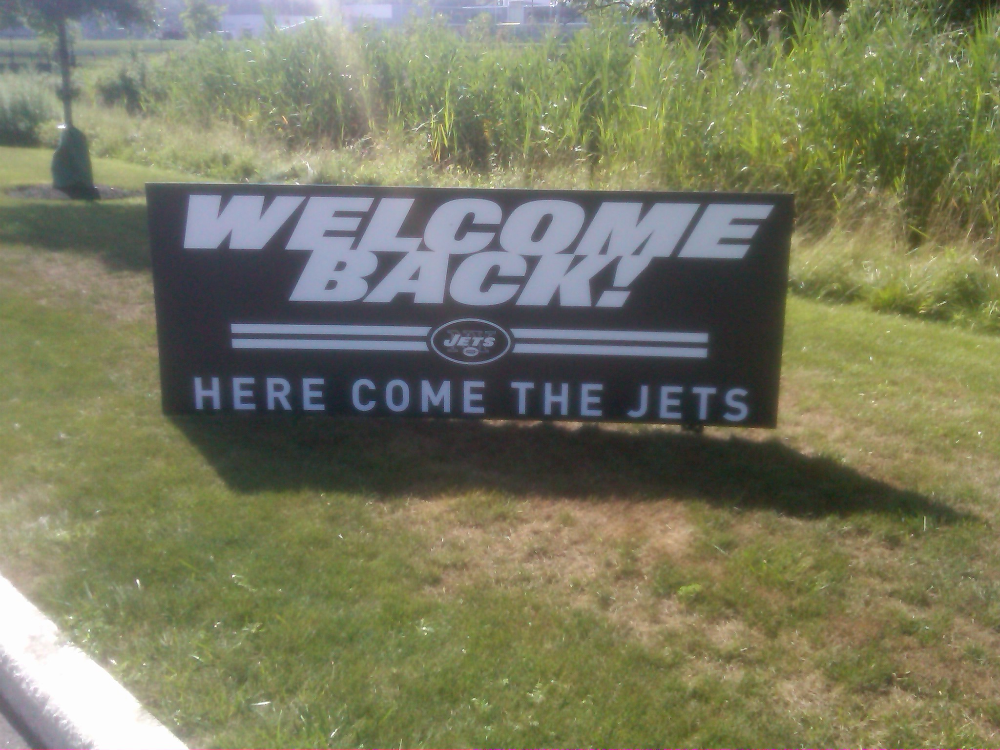 Jets entrance 