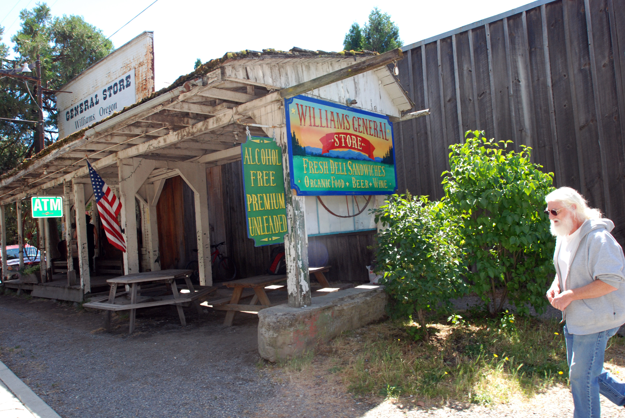 Tiny town is Oregon's No. 1 hub for pot growers - CBS News2000 x 1339