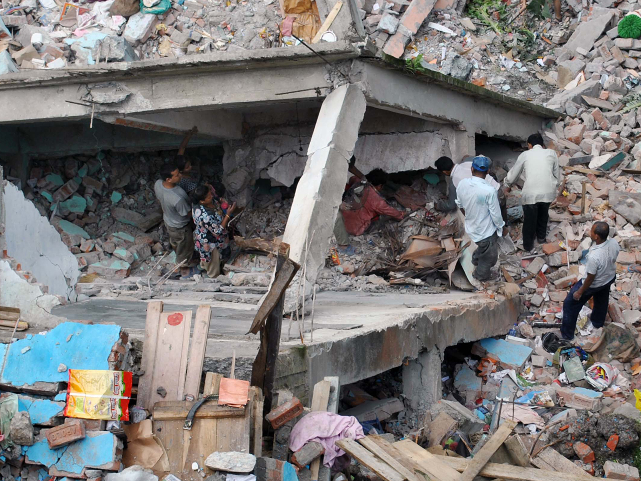 Himalaya quake toll hits 99, expected to rise CBS News