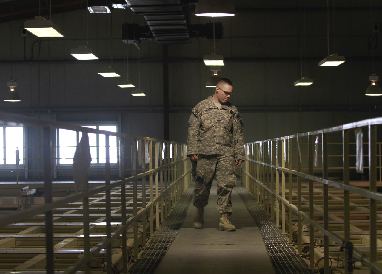 The prison guard. Тюрьма Баграм. Parwan detention facility. Гауптвахта США. "U.S. Military facility".