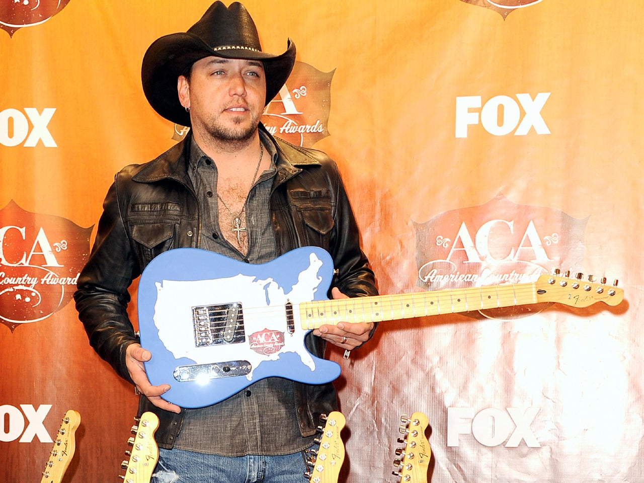 Jason Aldean plays ball with the Atlanta Braves CBS News