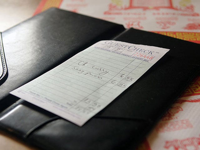 Ceo John Castle Allegedly Breaks Waiter S Finger Over Check Says Report Cbs News