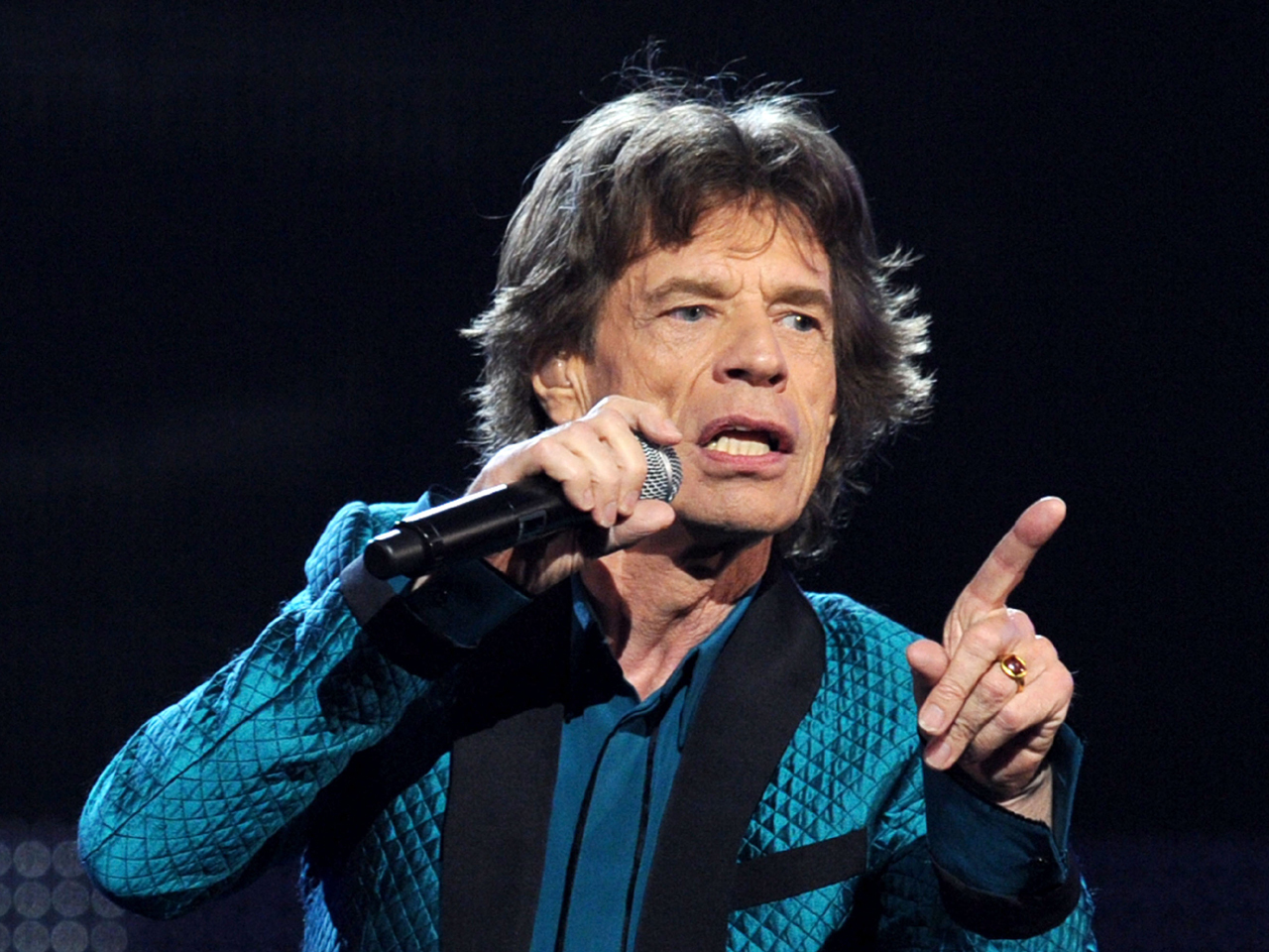 Mick Jagger To Host Season Finale Of Saturday Night Live CBS News