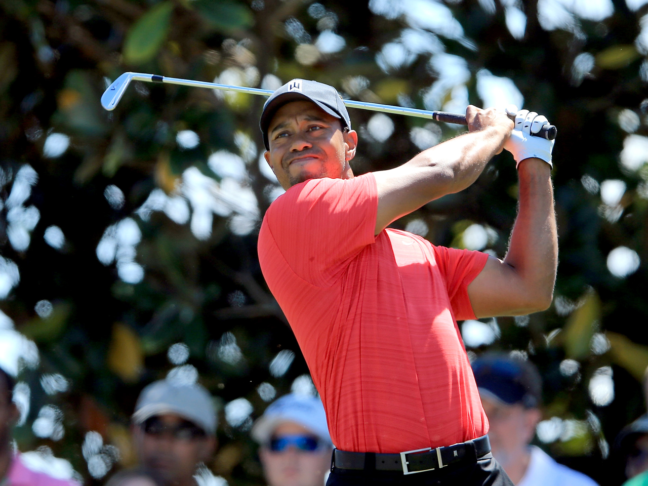 Tiger Woods Wins 1st Pga Tour Event Since 2009 Cbs News