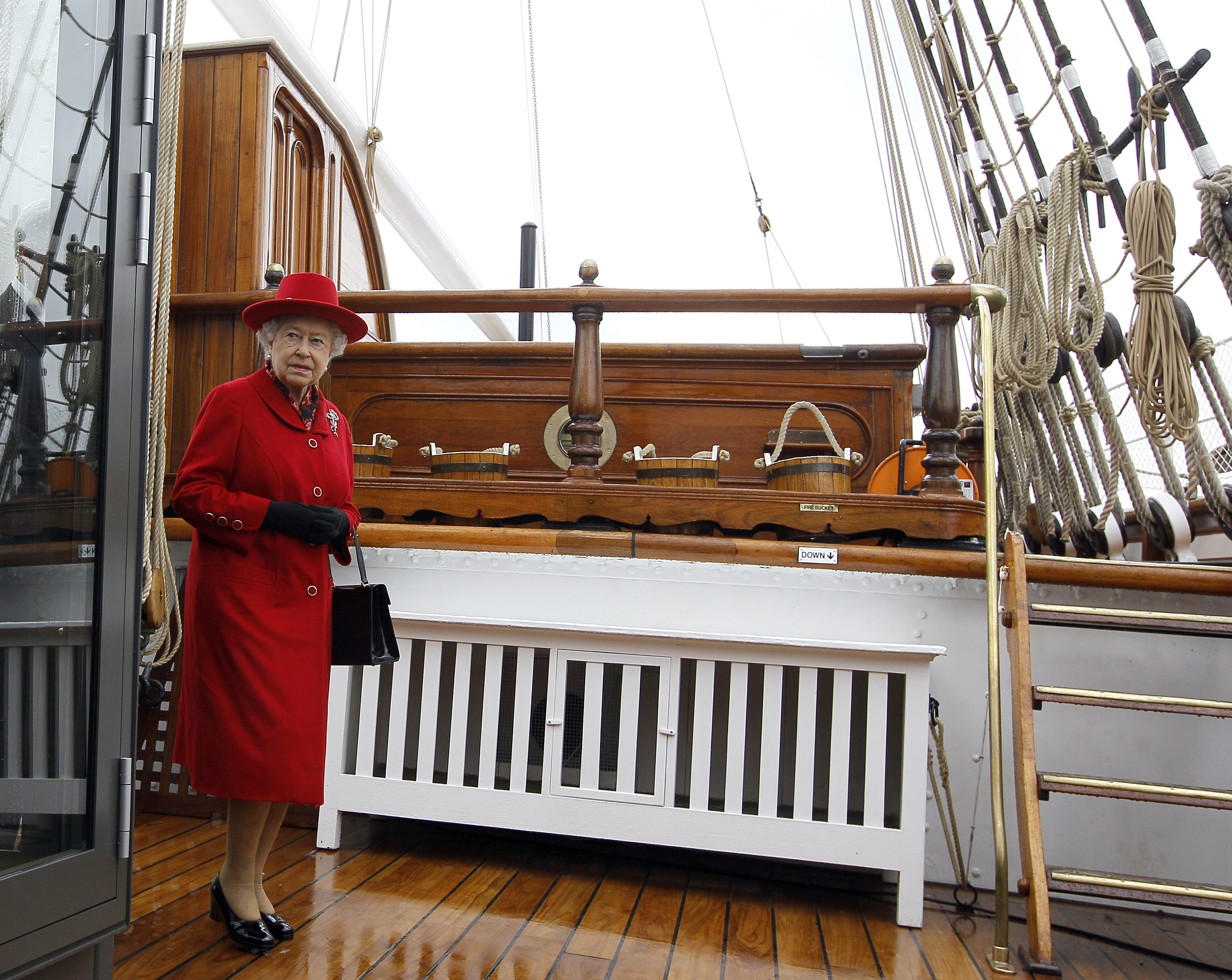 Queen Reopens The Restored Cutty Sark In Greenwich Cbs News
