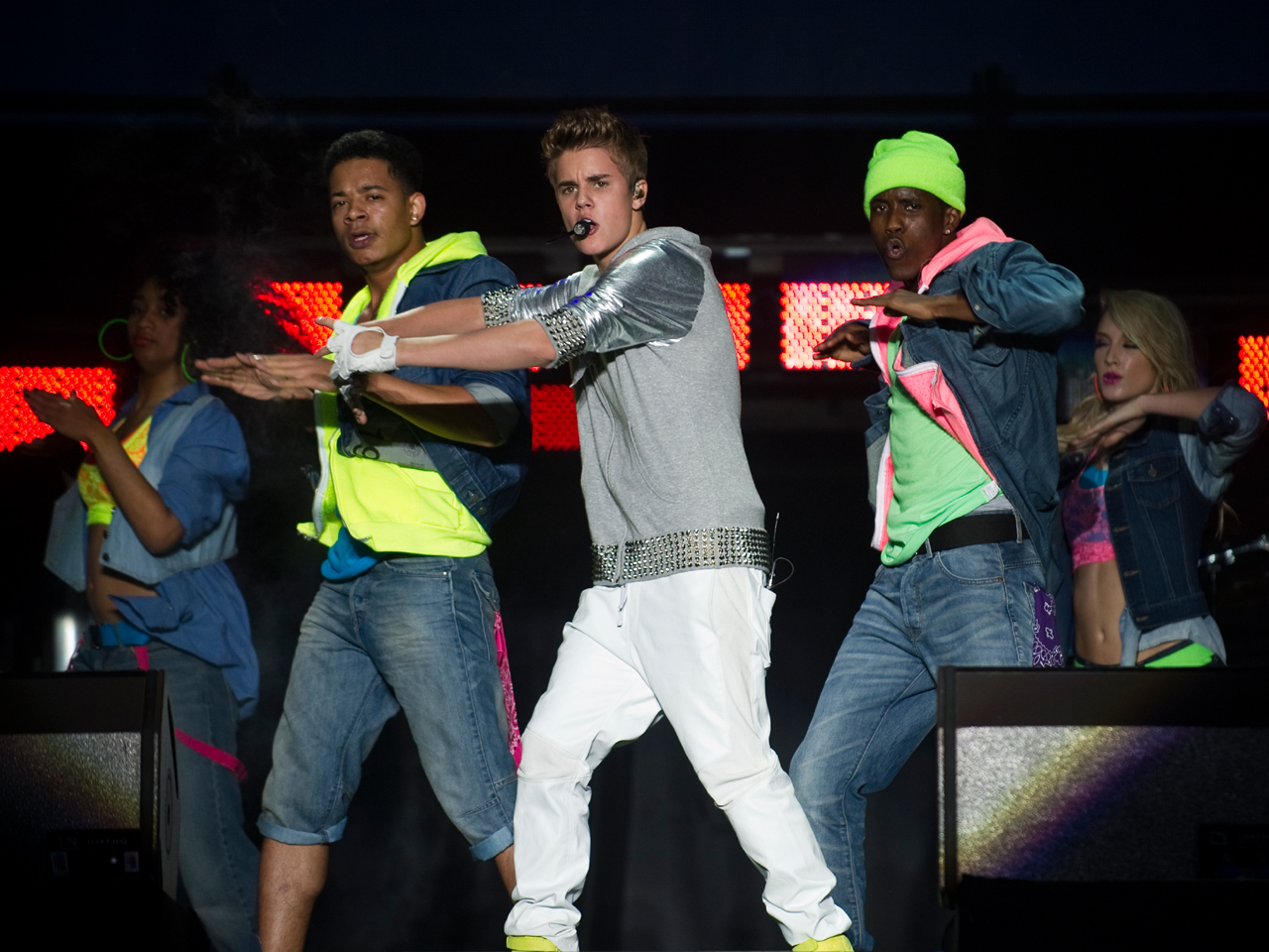 Justin Bieber's free concert draws thousands in Mexico City - CBS News1280 x 960