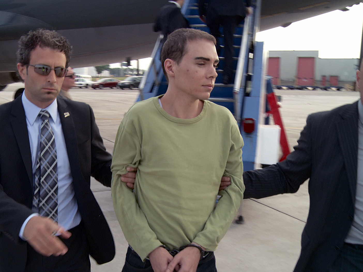 Luka Magnotta Dismember Slay Case Canadian Police Believe They Ve Found Head Of Victim Jun Lin Cbs News