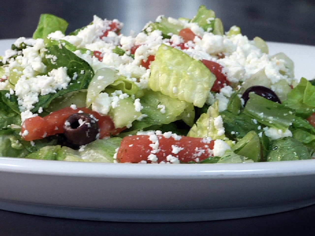 How to make restaurant-quality salads at home - CBS News