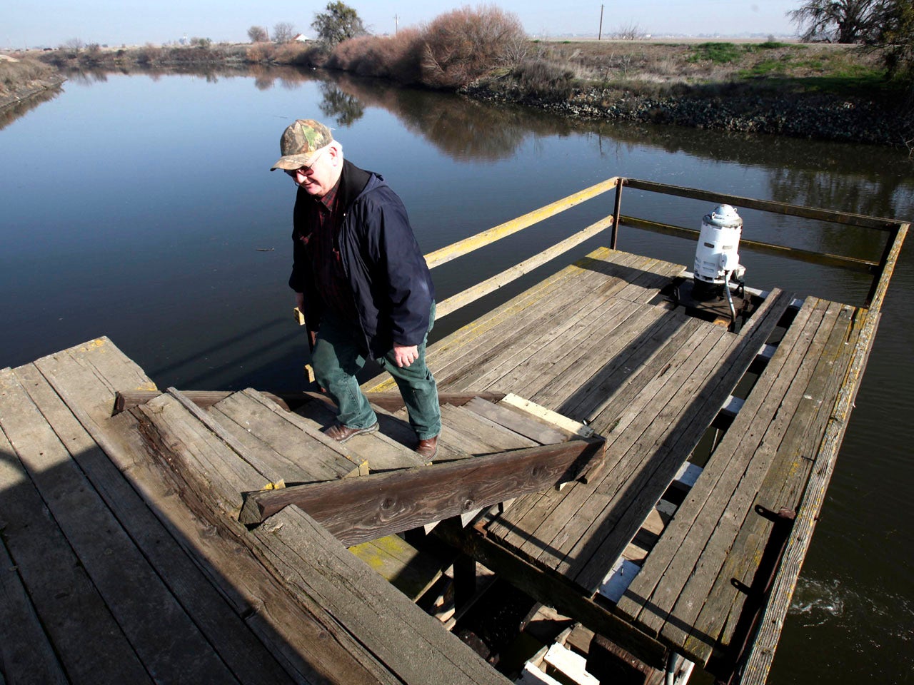 California's massive water tunnels win first crucial approval CBS News