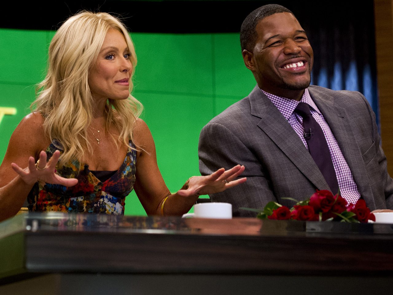Michael Strahan Says He Wont Get Married On Live Cbs News 