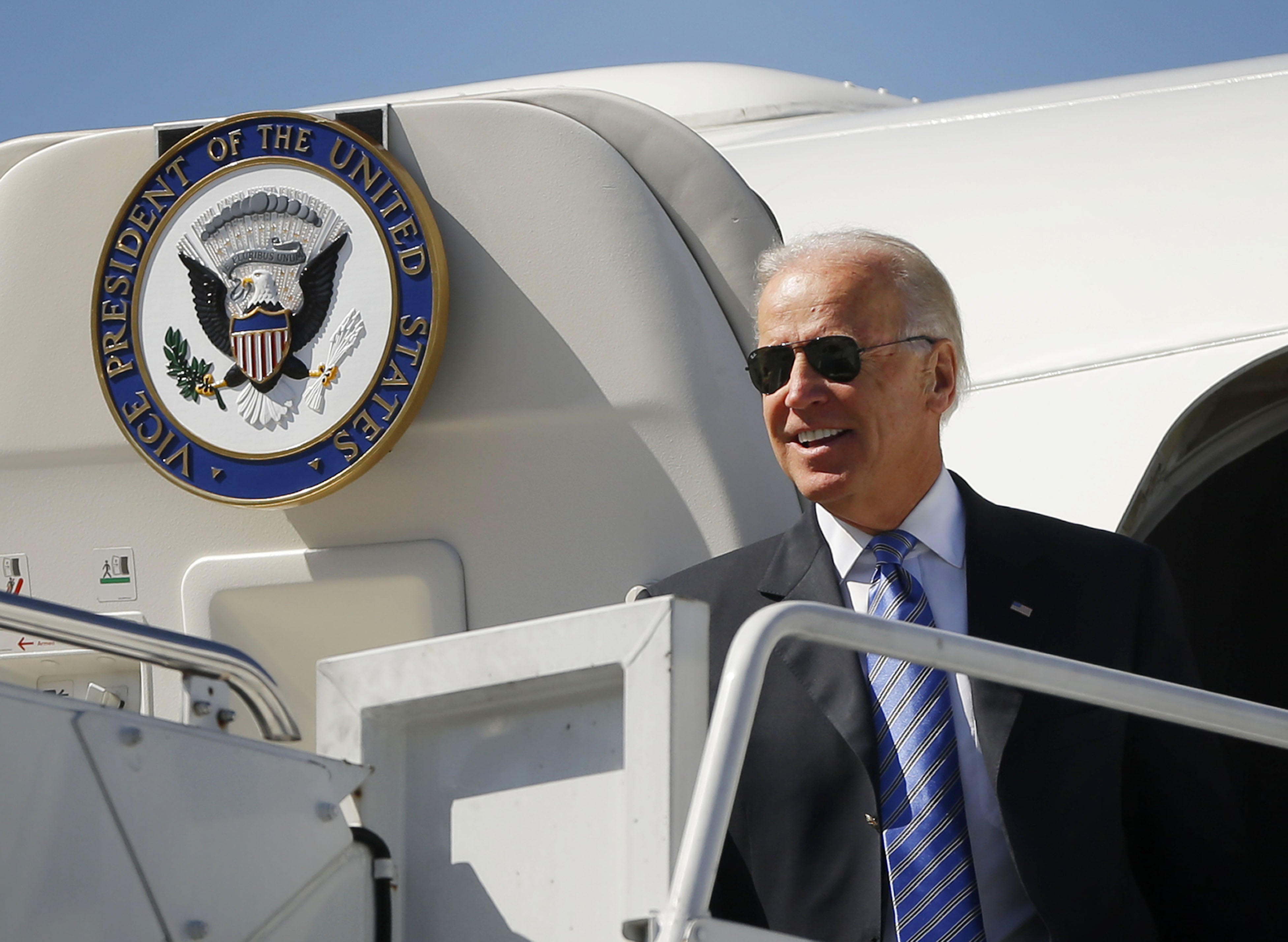 Van Hollen Biden relaxed, focused ahead of debate CBS News
