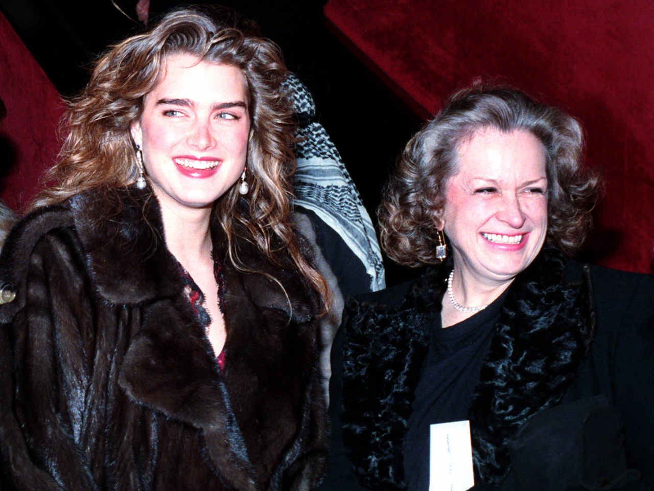 Brooke Shields Opens Up About Her Troubled Mother Teri She Wore - Vrogue