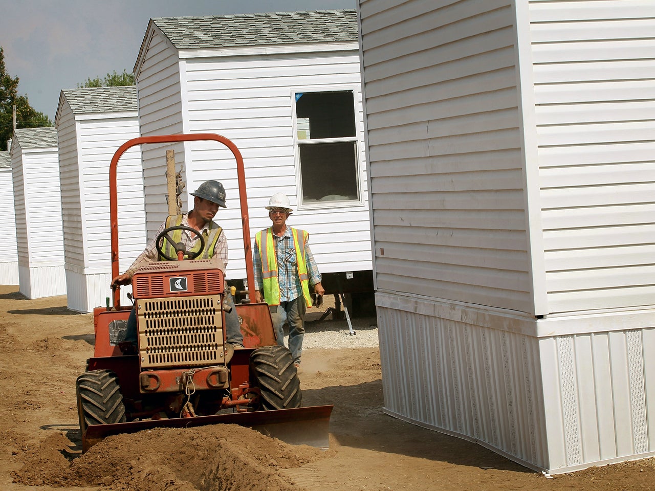FEMA sending mobile homes for Sandy's homeless CBS News