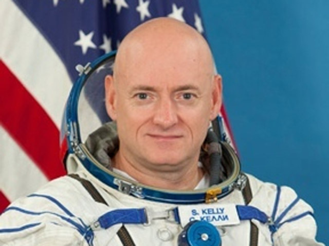 Astronaut Scott Kelly prepared for year in space - CBS News