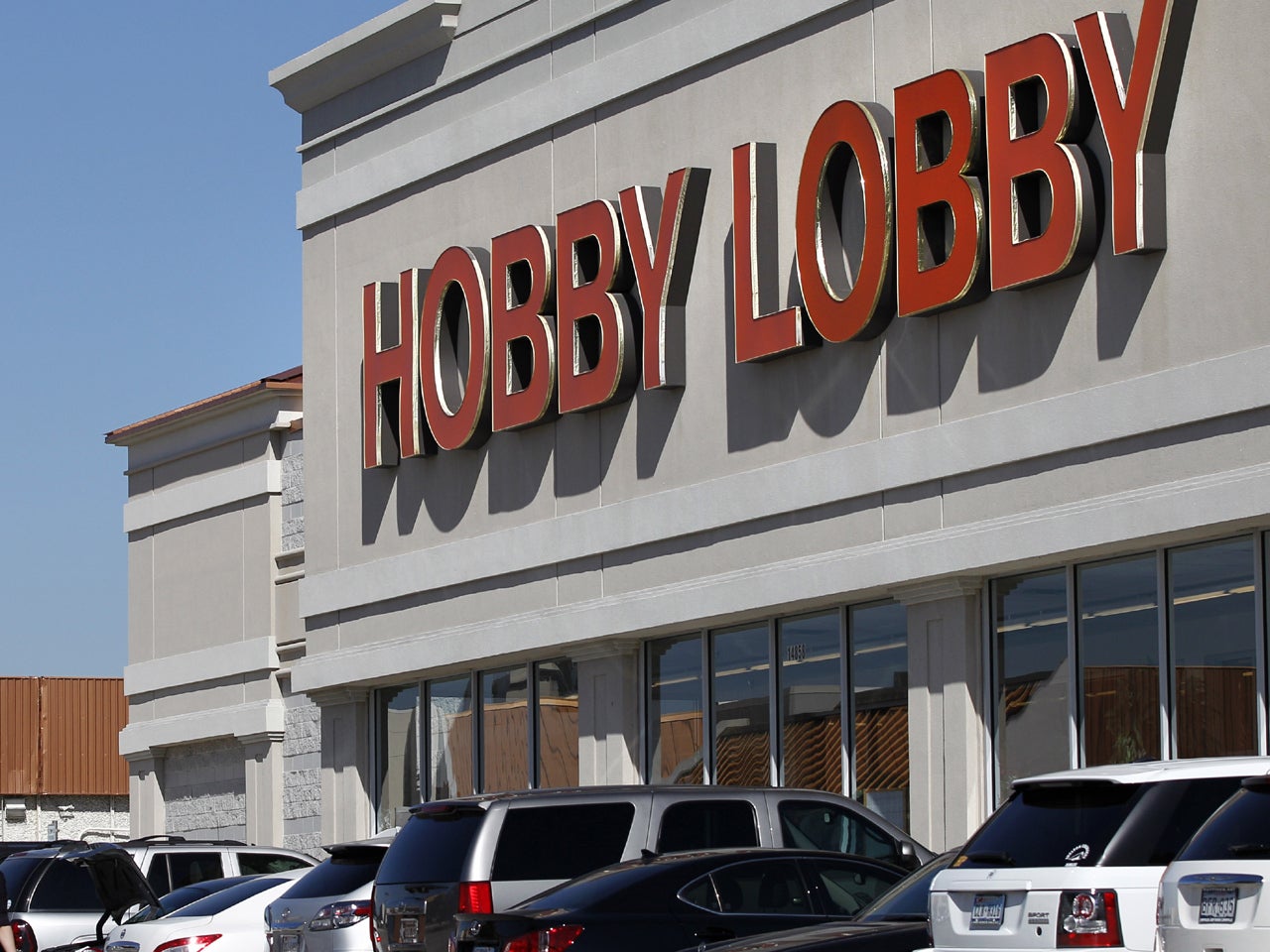 Hobby Lobby wins stay against birth control mandate CBS News