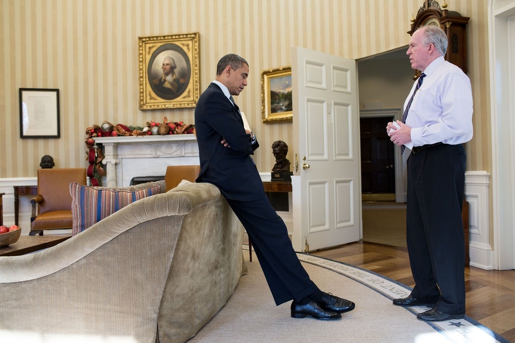 Photo captures moment Obama learned of Sandy Hook shootings CBS News