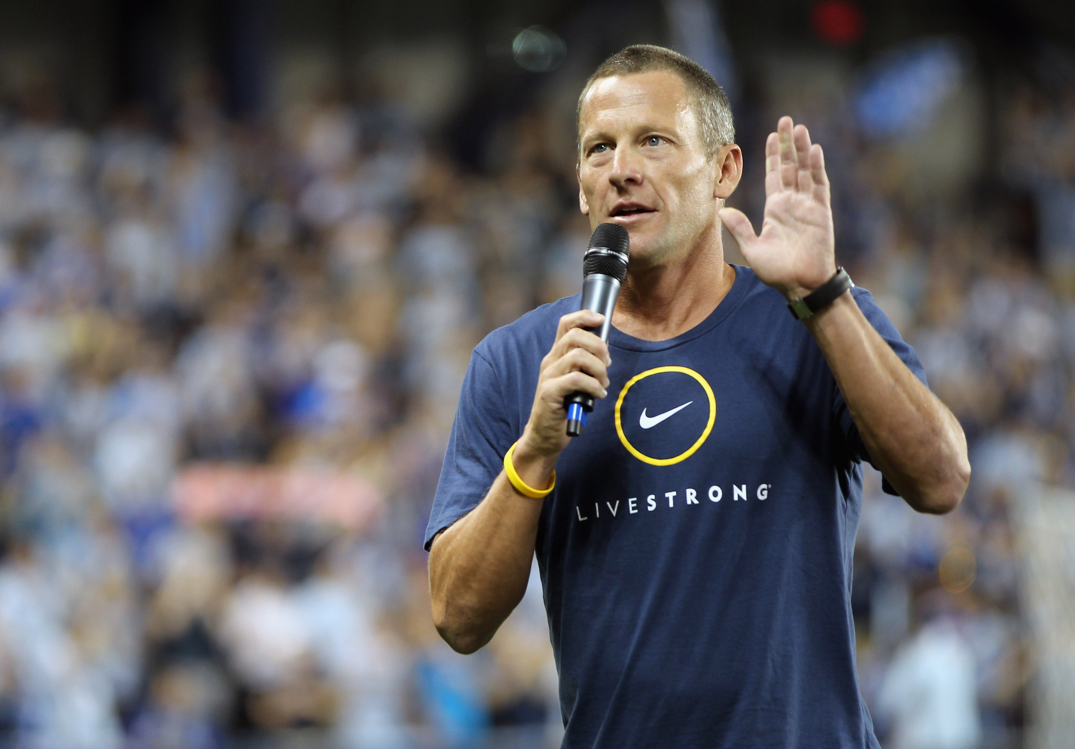 Livestrong expects complete truth from Lance Armstrong - CBS ...