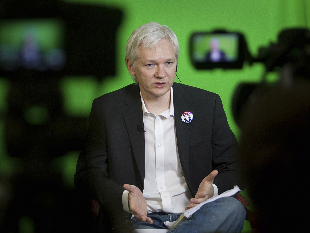 Wikileaks' Julian Assange running for Australian senate - CBS News