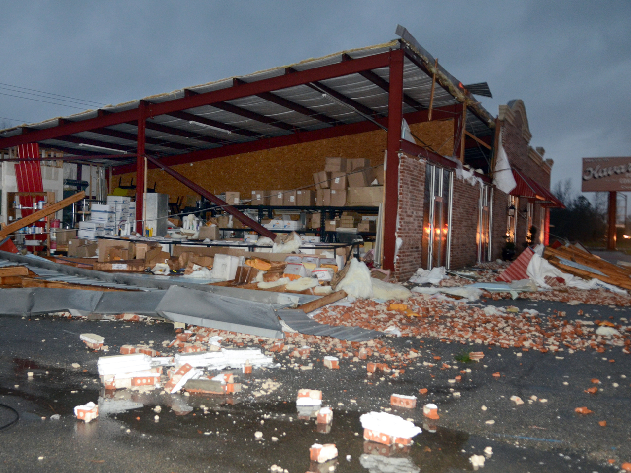 Hundreds of homes damaged by Mississippi tornado CBS News