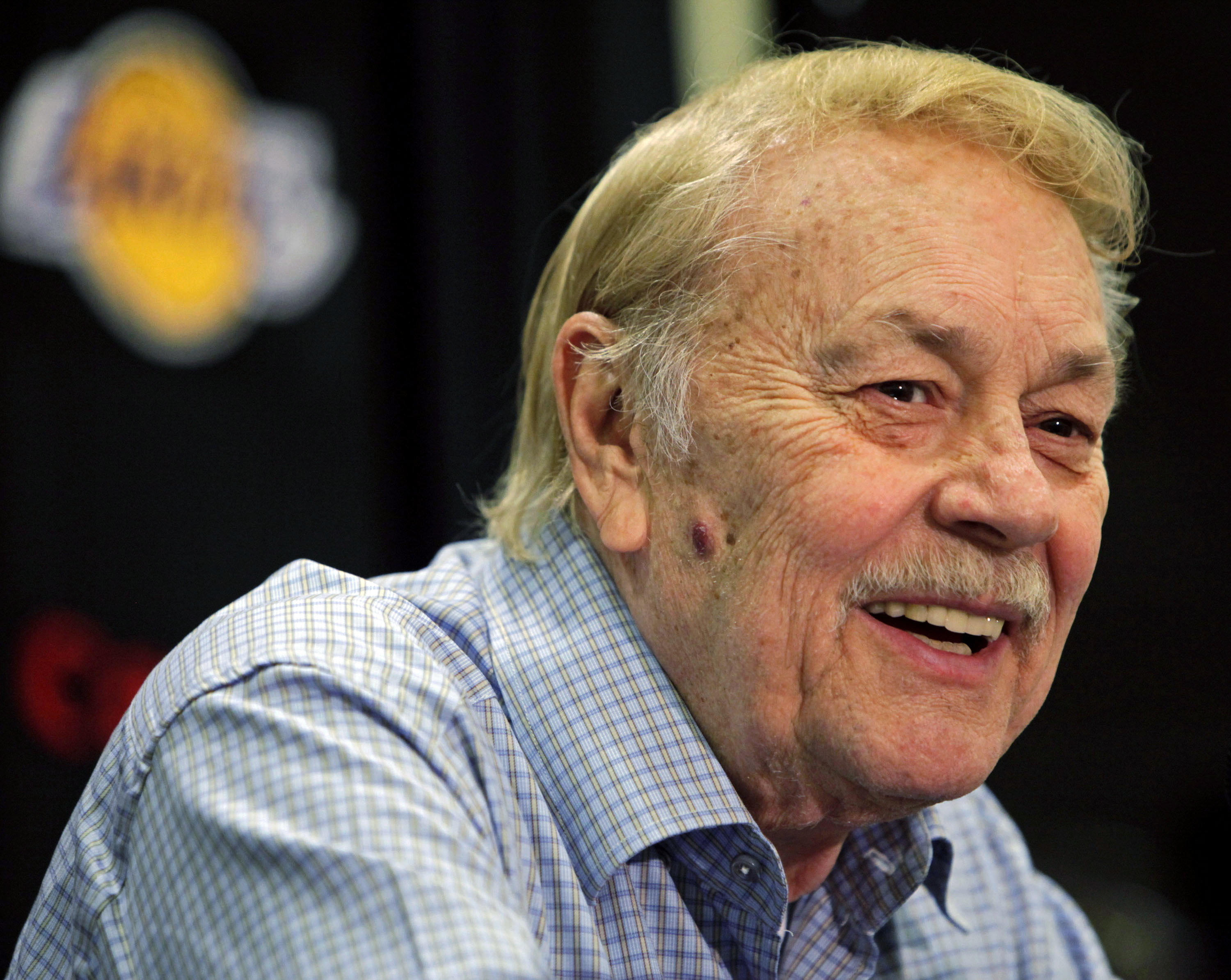 Jerry Buss Longtime Lakers Owner Dead At 80 Cbs News 4003