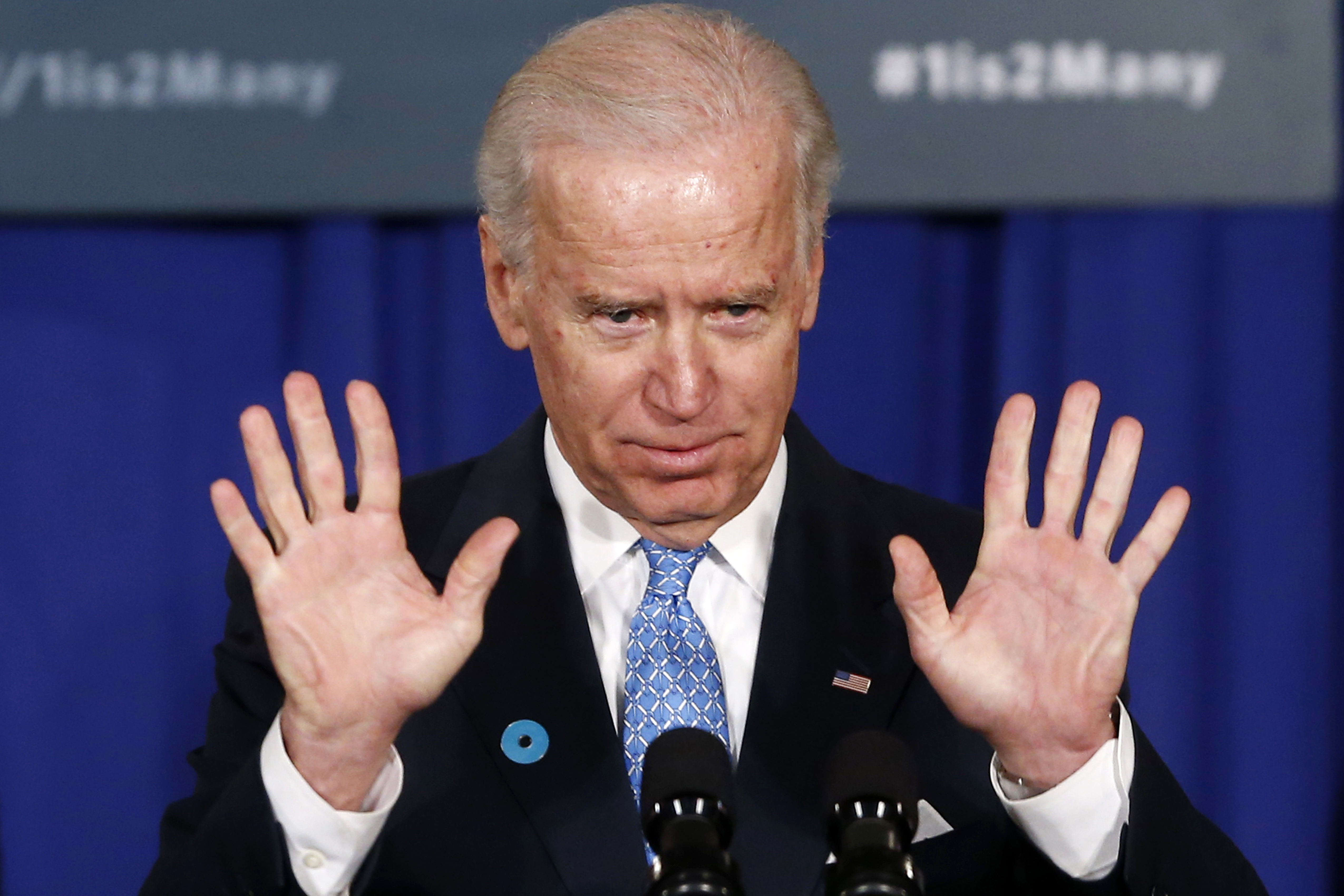 Biden Staff Apologizes After Reporter Forced To Delete Photos - CBS News