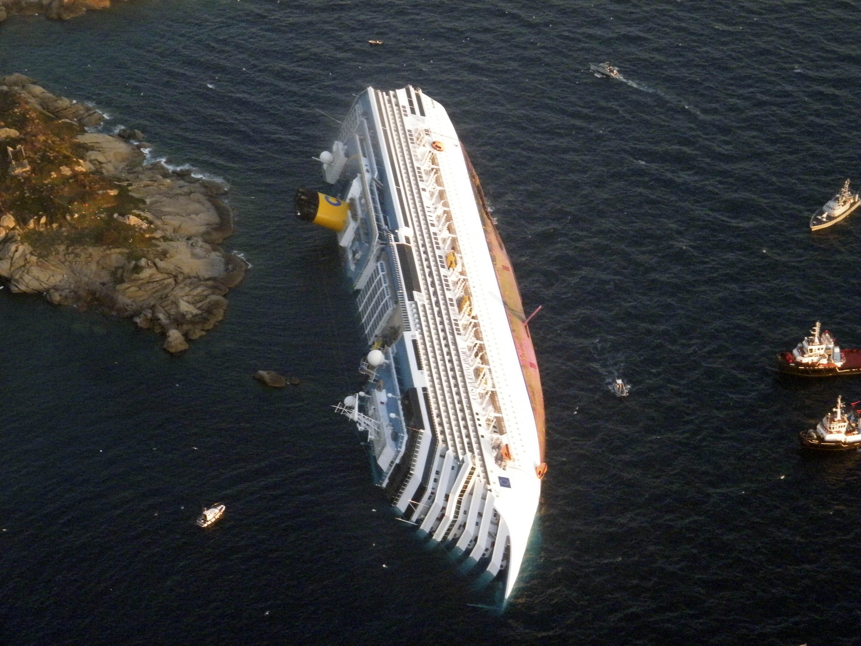 costa concordia cruise ship crash in italy