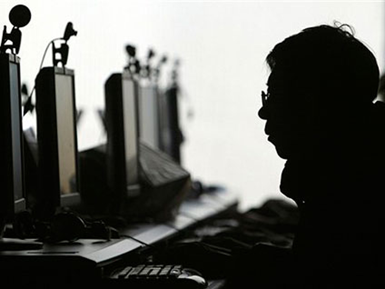 Watching porn may only have small effect on teen sexual behavior - CBS News