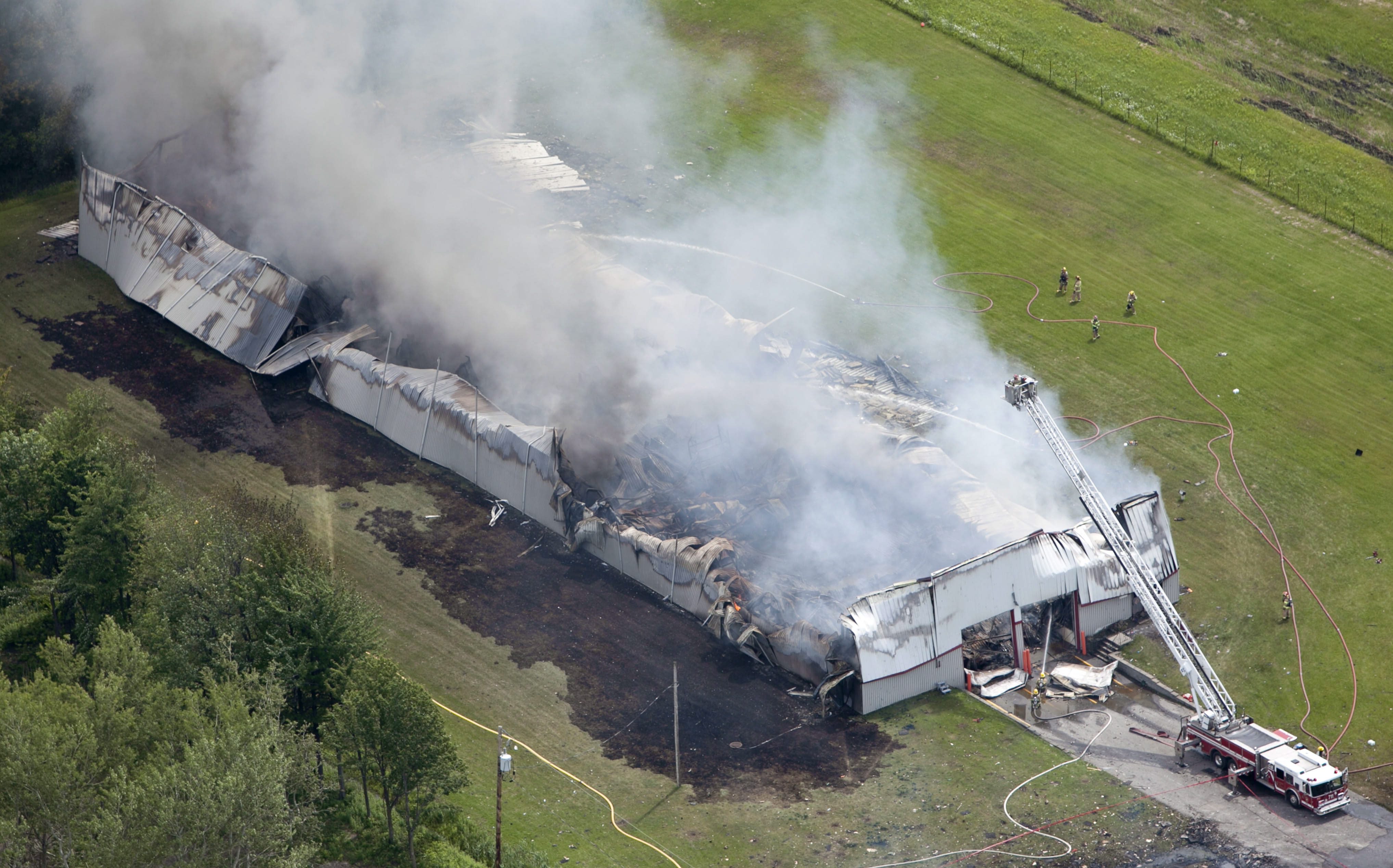 2 Killed In Huge Explosion At Quebec Fireworks Factory - CBS News