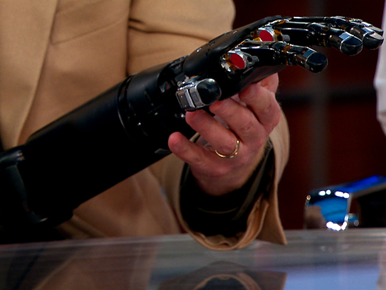 Bionic arm researchers aim for 50K to 60K price, product release "in