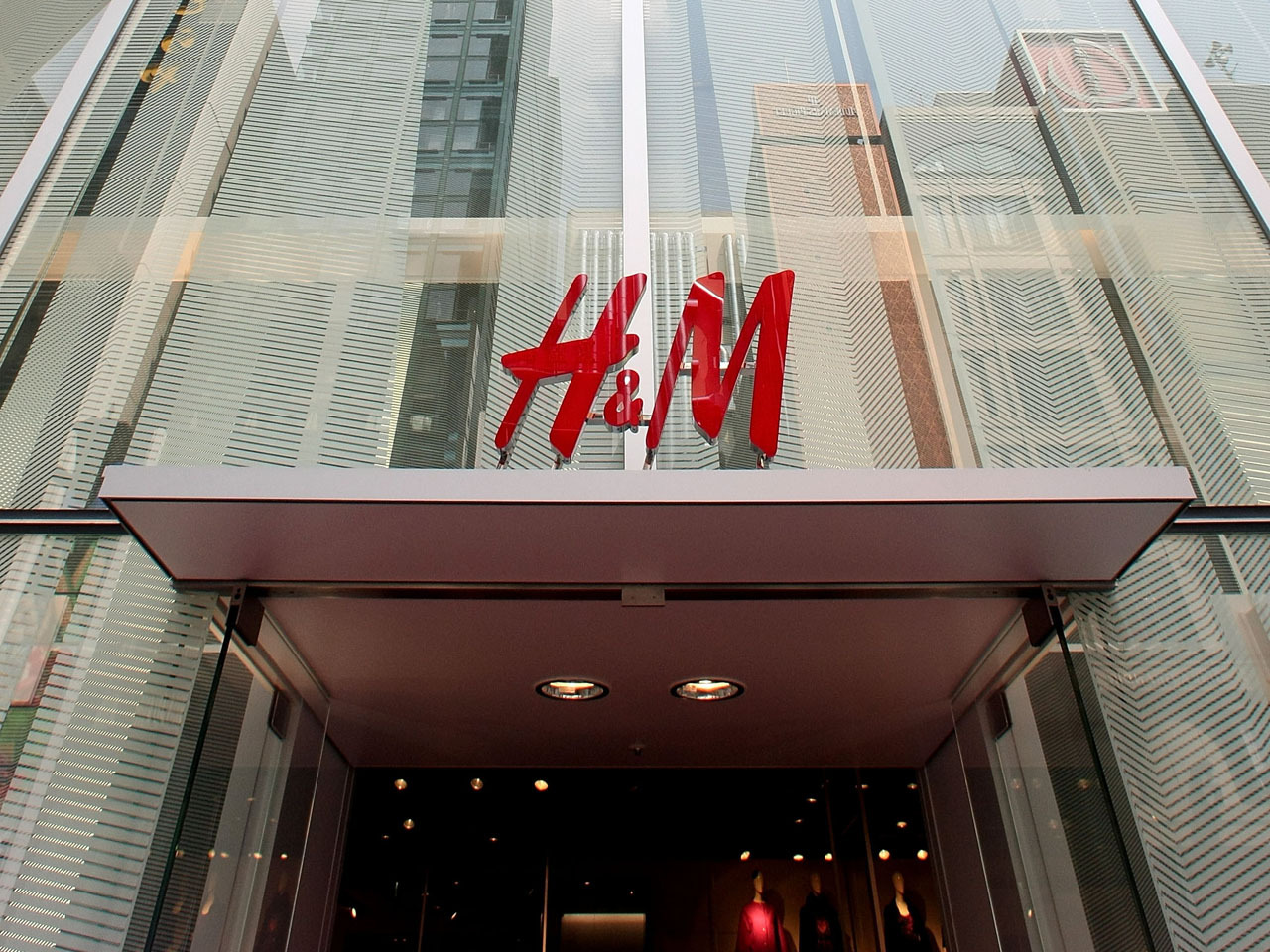 Budget fashion chain H&M opens U.S. online store CBS News