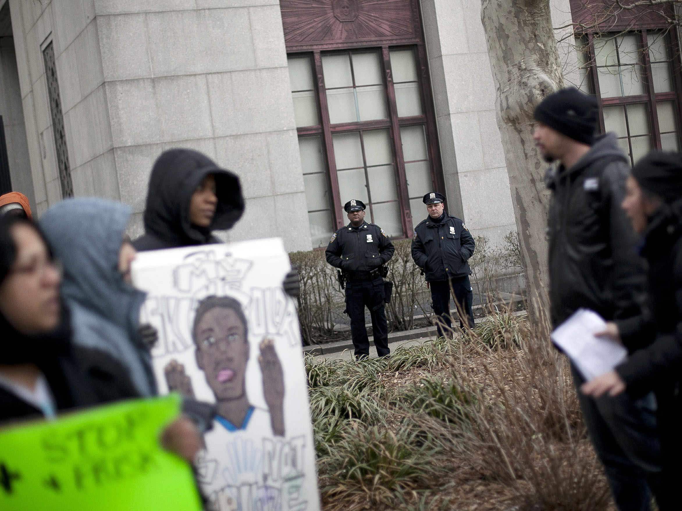 NYC stopandfrisk policy violates constitutional rights, federal judge