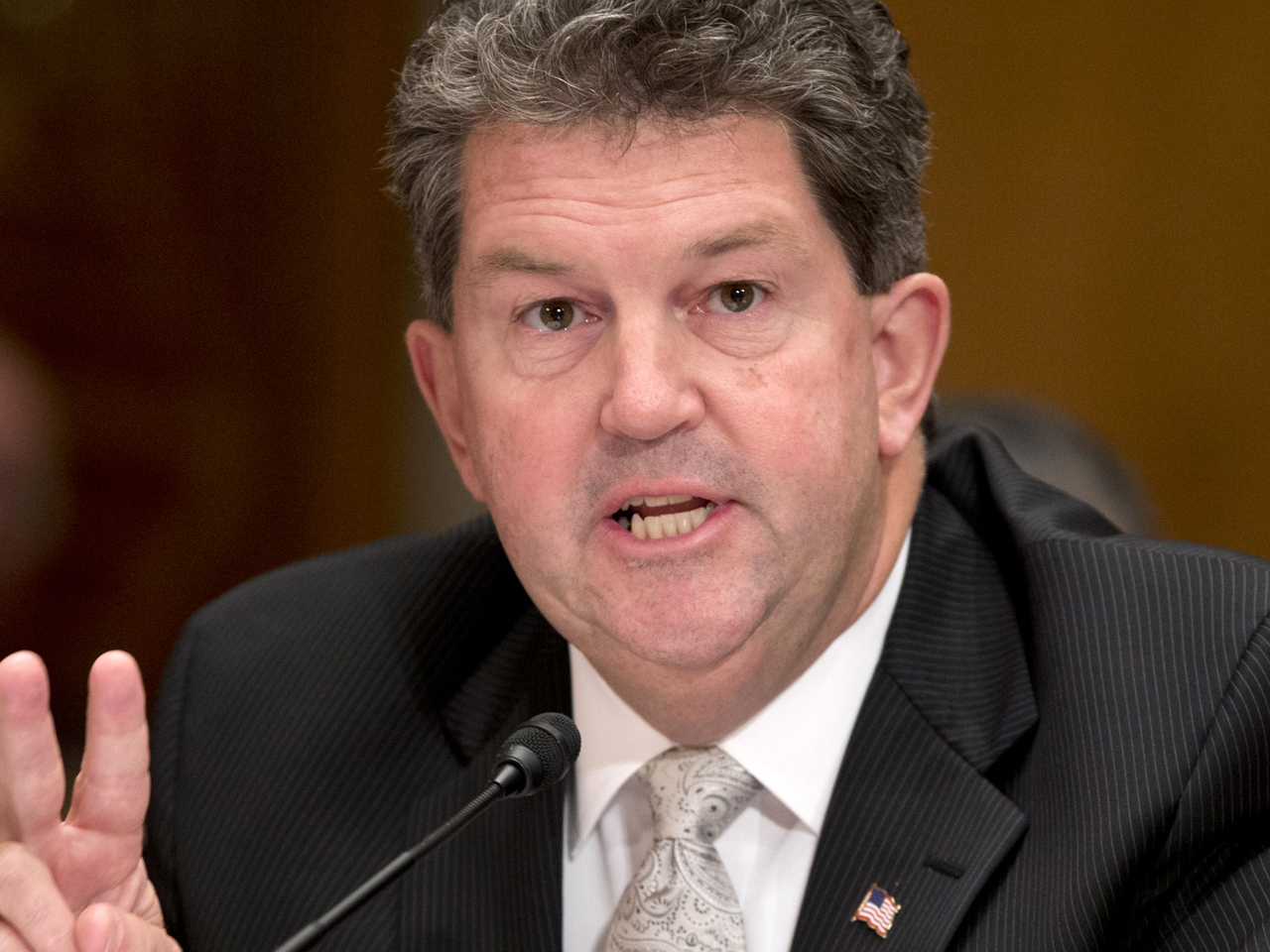 Postmaster General Patrick Donahoe to retire Feb. 1 - CBS News