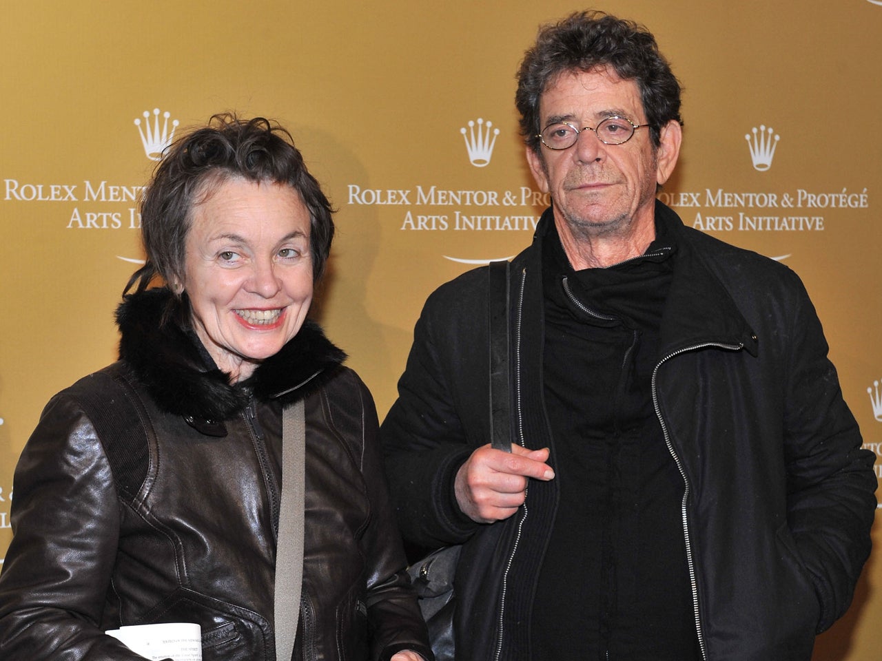 Lou Reed's wife sheds light on singer's last days CBS News