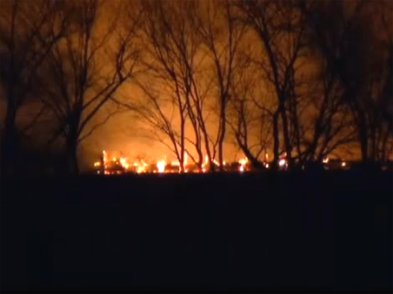 Missouri gas pipeline ruptures, explodes CBS News