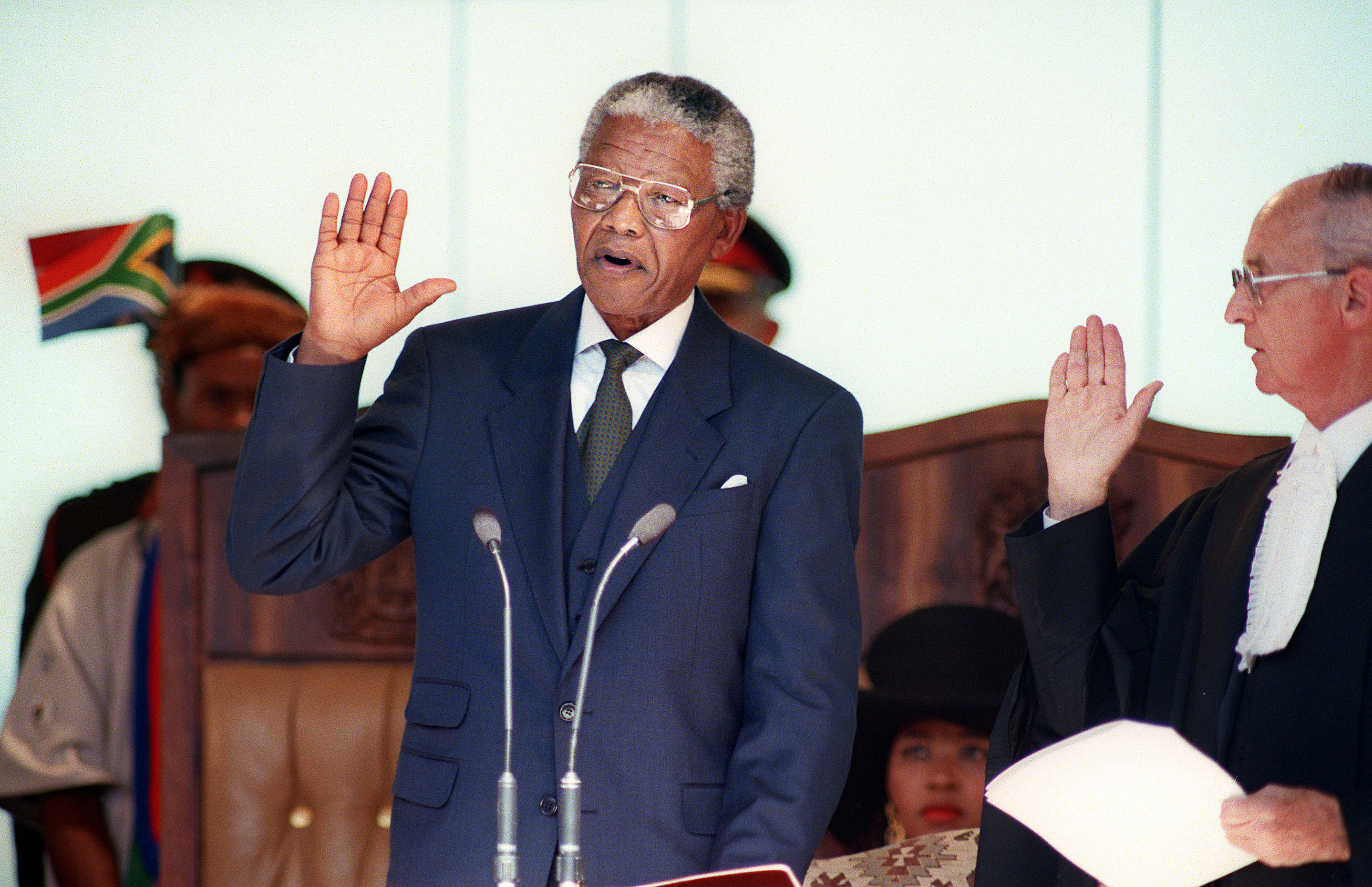 South African President Nelson Mandela boards Marine One 1994 Photo Print