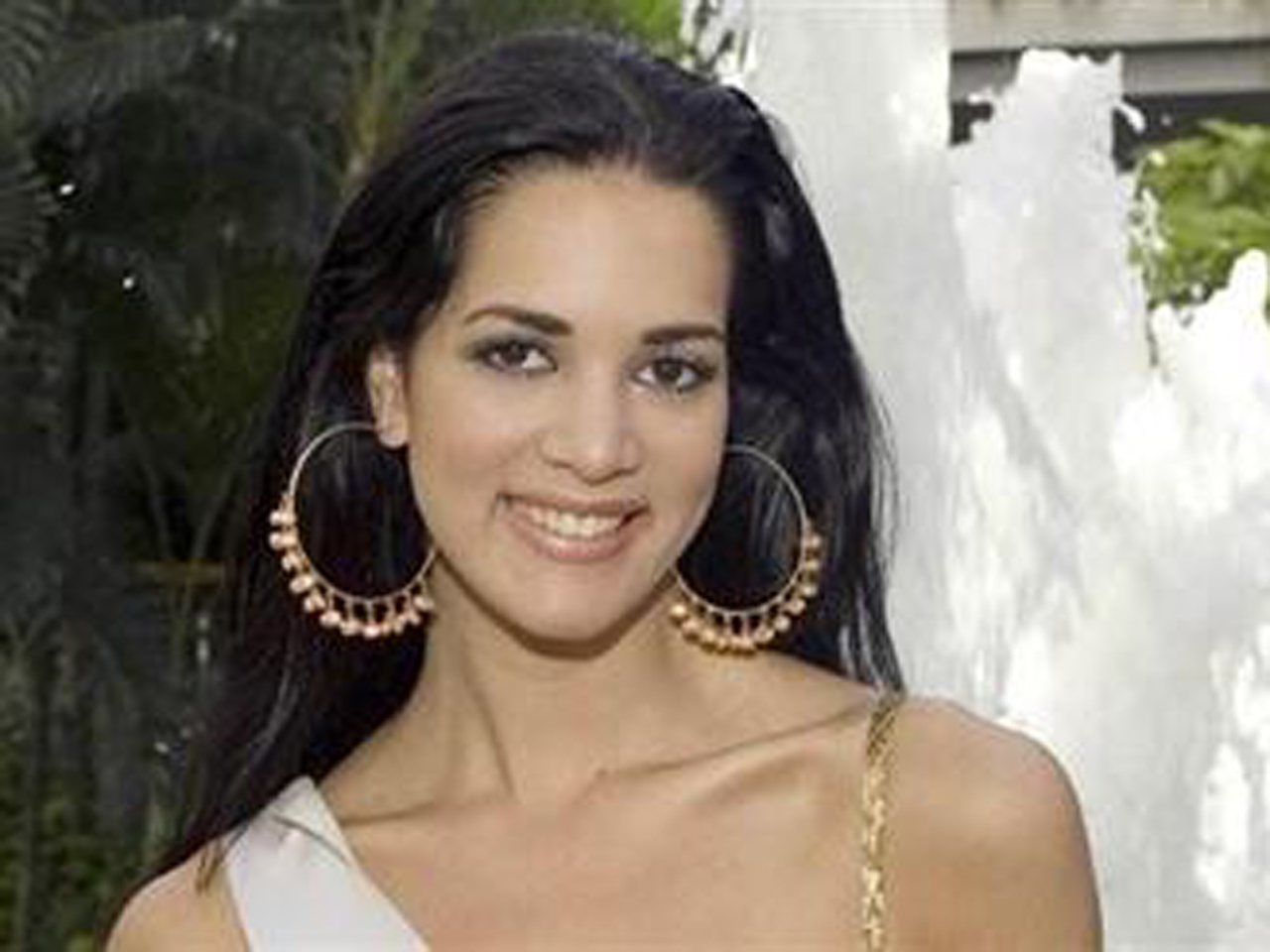 Monica Spear, ex-Miss Venezuela, killed in roadside robbery - CBS News