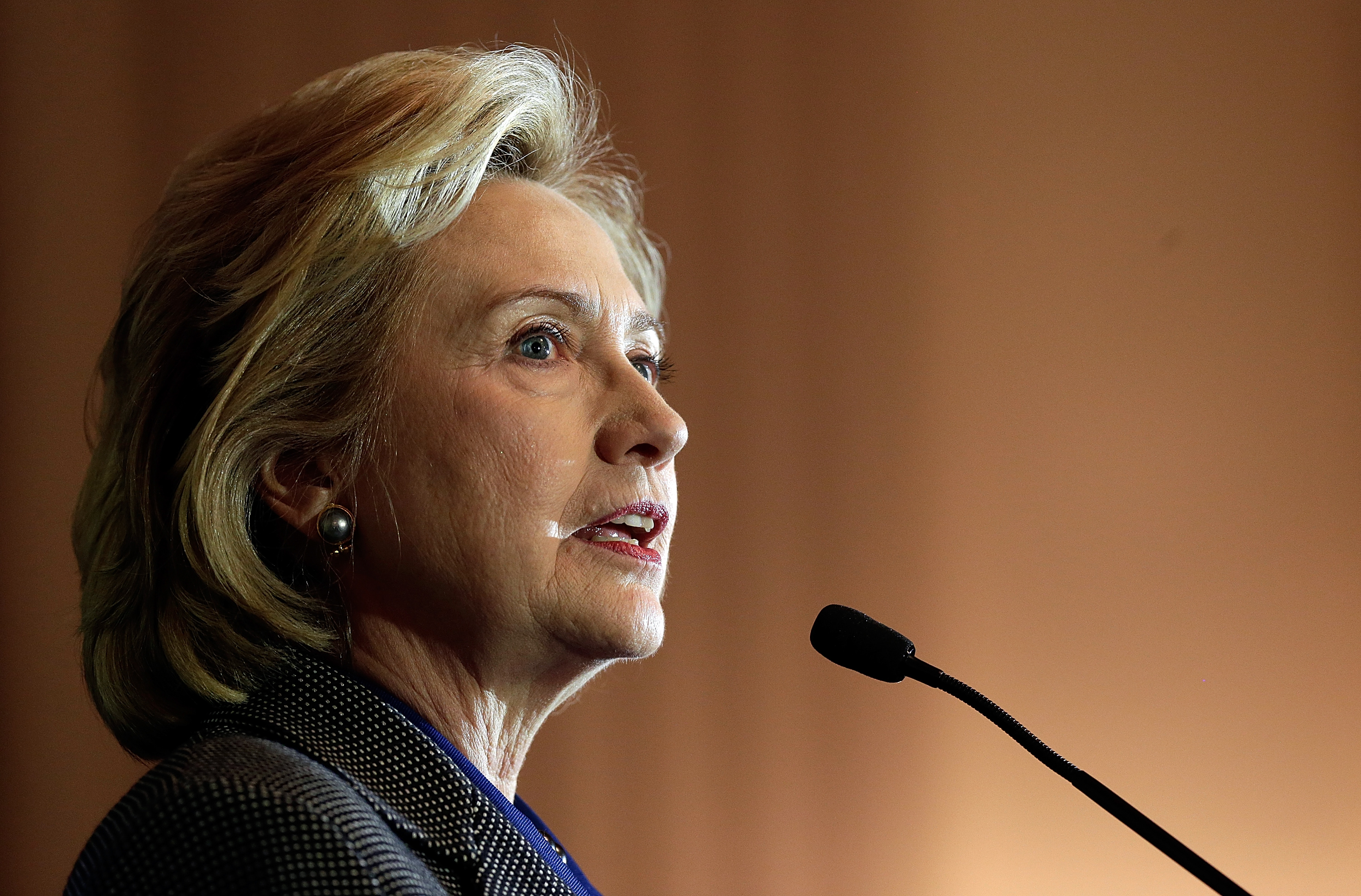 Hillary Clinton: Monica Lewinsky a “narcissistic loony toon” - CBS News