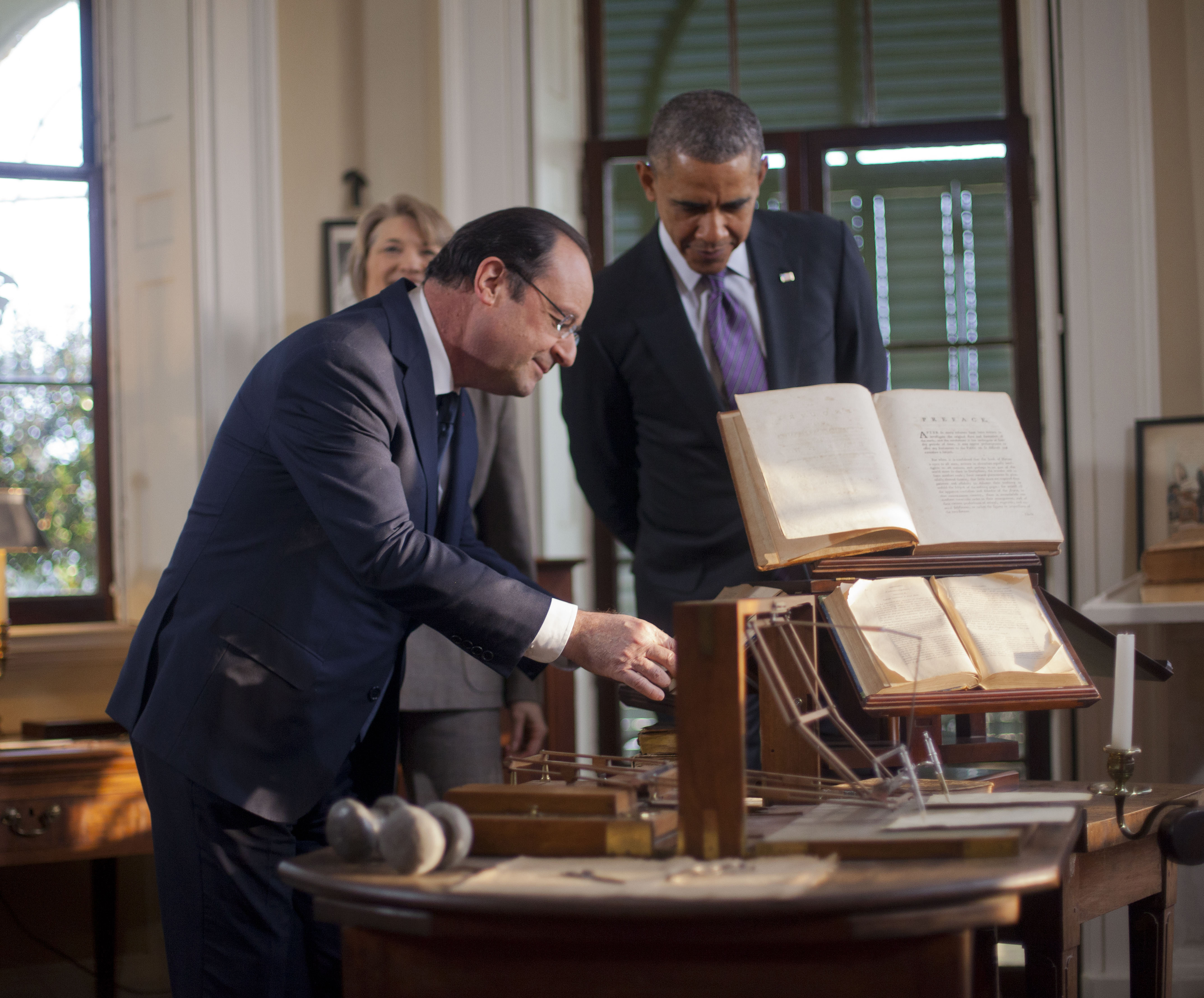 Francois Hollande's solo state visit kicks off at Monticello - CBS News